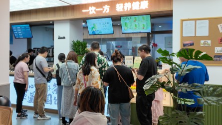 兰州市民体验佛慈茶馆