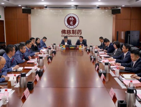 甘肃省公交建高速服务集团公司党委书记、董事长刘涛一行莅临佛慈集团调研交流